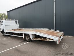 Mercedes-Benz 814 machine transporter truck