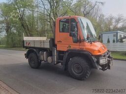 UNIMOG U 300  / Allrad / 4X4 / Kipper / WENIG KM
