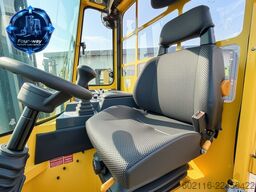 Combilift C4000ET TRIPLEX 6350 WIDE FORK POSITIONE