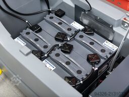 Hako Hakomatic B90 TB750 - NEW BATTERIES