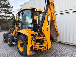 JCB 3CX Plus / 2022 BJ / 3.633 H / 81 KW