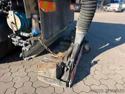 SCANIA P94 GB 4x2 NA 230 Kehrmaschine