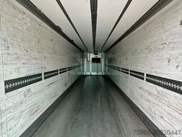 SCHMITZ CARGOBULL SKO 24 THERMO KING SLX 200 ONLY 3645 ENGINE HOUR