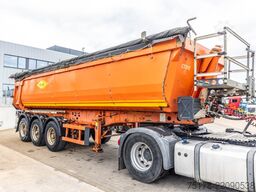 SCHMITZ SKI 24-GEISOLEERDE KIPPER