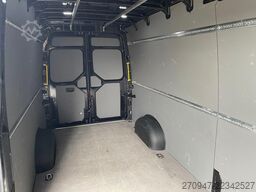 VW Crafter Kasten 35 L4H3 NAV RFK äden