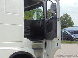 DAF XF480 FT SSC Intarder Skylights