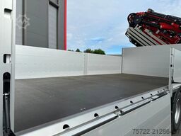 Volvo FH 500 8x4 Pritsche mit Fassi F905R.2.7 + JIB