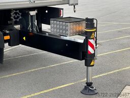 Volvo FH 500 8x4 Pritsche mit Fassi F905R.2.7 + JIB