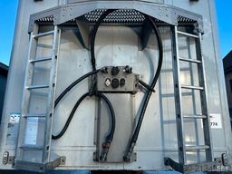 KNAPEN K100 Schubboden mit Liftachse 93m³