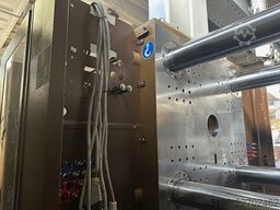 KraussMaffei KM 250-2000 CX Blue Power mit dem Robote