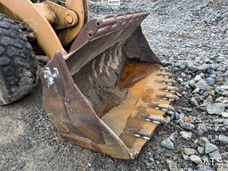 TCM 870 Wheel Loader w/ Bucket