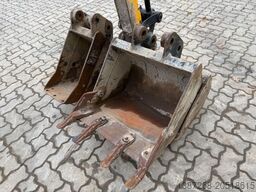 JCB 8026 CTS / 2021 BJ / 1.933 H / 3 x Löffel