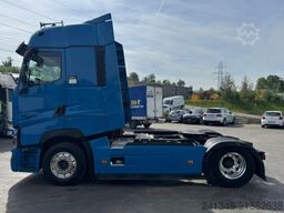 RENAULT T520 4x2