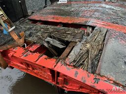 M&V 3 axle machine trailer repair object w/ hydraulic