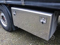 Schwarzmüller semirimorchio centinato francese usato