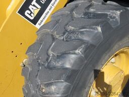 caterpillar 906H2 Radlader, Schaufel + Gabel