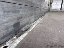 DAF LF 320 Sleeper Cab Pritsche & Plane mit LBW E6