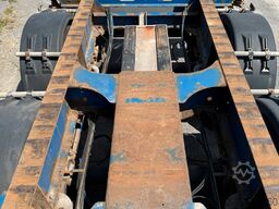 SCHMITZ CARGOBULL SCF 24G LIFT 40