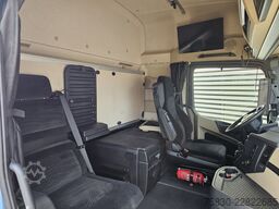 Mercedes-Benz 3353 8x4 / FASSI 71  T/M + JIB / CRANE / KRAN