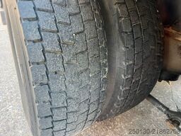 DAF CF 250 VDL-Abrollkipper mit Planenaufbau u. LBW