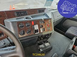 Mercedes-Benz Actros 3348