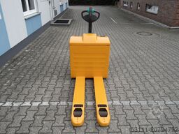 Jungheinrich EJE 220 - NEUE Batterie - wenig Stunden