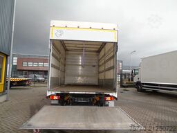 Renault D 8.180 + lift + euro 6 + MANUAL