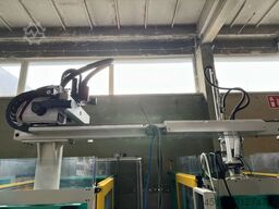 Arburg 470C 1500-400 mit dem Roboter