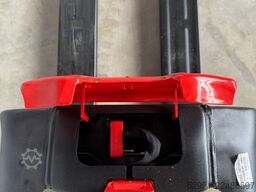 EP F4