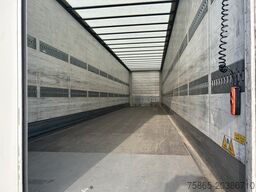 Schmitz Cargobull SCB S3B / Box / Loadlift / 2x Liftas / APK 03-26