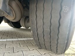 Schmitz Cargobull SCB S3B / Box / Loadlift / 2x Liftas / APK 03-26