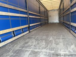 Schmitz Cargobull Curtainsider Mega Getränke