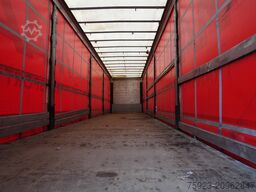 Schmitz Cargobull 3 AXLE CURTAINSIDE TRAILER