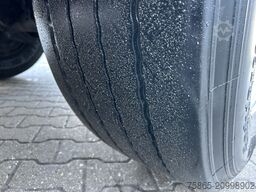 Kässbohrer Maxima XJ2 / Box / Laadklep 2500 kg / Liftas / ...