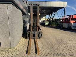 NISSAN UGD02A30PQ Triplo 600 Freelift / Sideshift LPG 2002