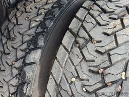 MAN 18.232 (MANUAL PUMP / POMPE MANUELLE / 11.000L)