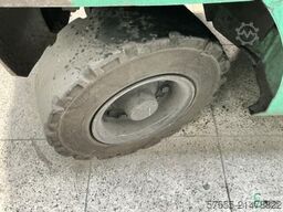 Mitsubishi FG30N