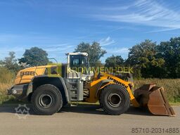 Liebherr L 586 Xpower