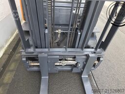 Doosan D25S-5