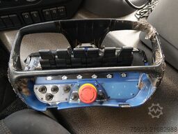 DAF CF 400 open box with Palfinger PK 17502 crane