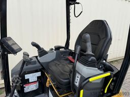 CATERPILLAR 301.5 / 2020 BJ / 2 x Löffel