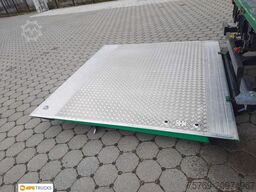 MERCEDES-BENZ 1824 L ACTROS Koffer 7,35 m mit Tür + LBW 2t