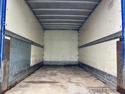Mercedes-Benz Vario 812D closed box