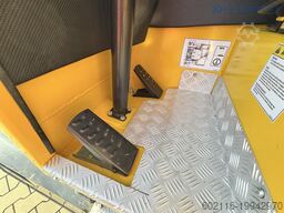 Combilift C3000 GAS TRIPLEX 7600MM FREE-LIFT