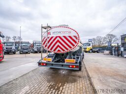 VAN DEN DIJSEL WATER TANK