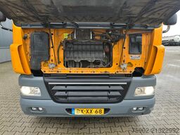 DAF CF 85.410 8x2 / HMF 3000 K6 crane (30T/m 6x ext...