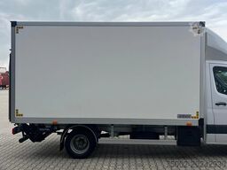 JEGGER UNUSED CLOSED BOX + DAUTEL TAILLIFT (750KG)