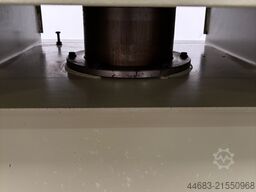 SCM S 52