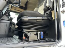 Mercedes-Benz Actros 2551