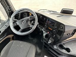 Mercedes-Benz Actros 2551